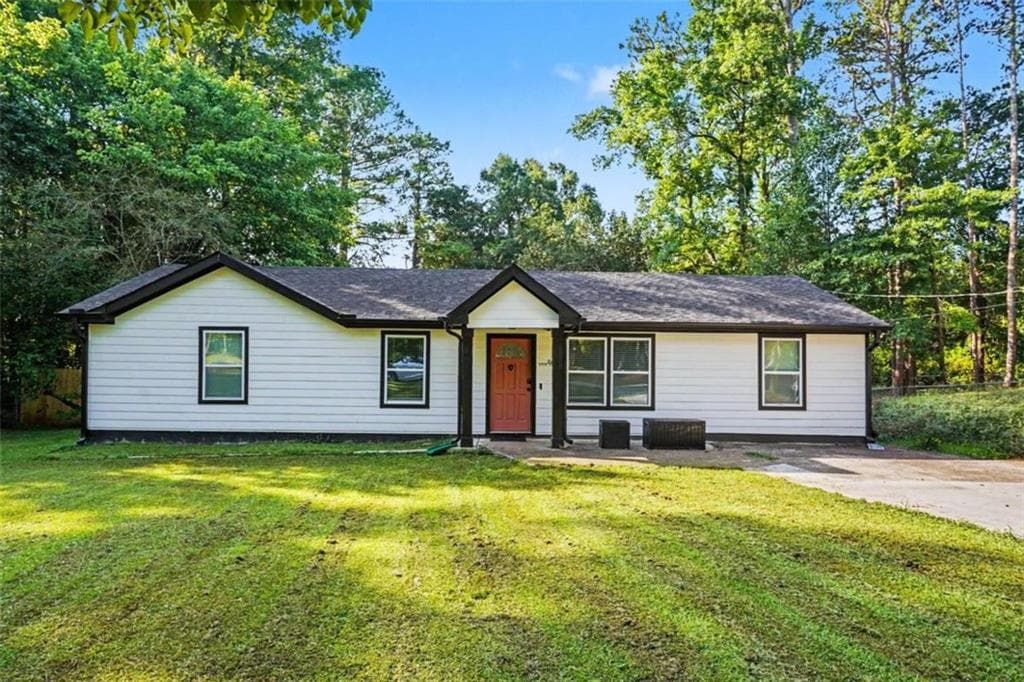 4 bedroom, 2 bathroom, 1,526 sq ft single family residence for sale at 166 Kipling Way, Riverdale, GA 30274