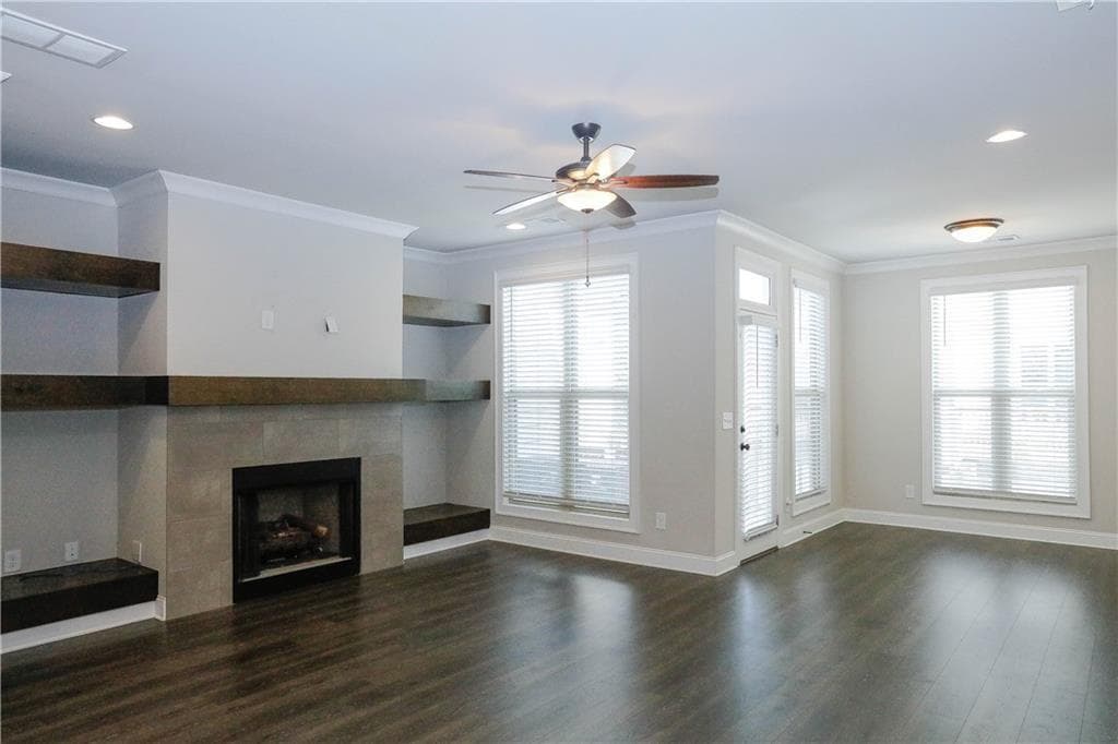 3 bedroom, 4 bathroom, 2,150 sq ft townhouse for sale at 2117 Parkside Glen View, Duluth, GA 30097 — photo 3