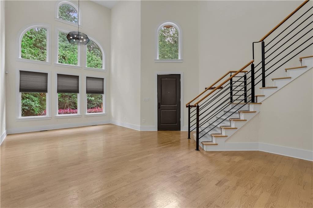 6 bedroom, 5 bathroom, 3,418 sq ft single family residence for rent at 3228 Silver Lake Drive, Atlanta, GA 30319 for $6,500 a month — photo 5