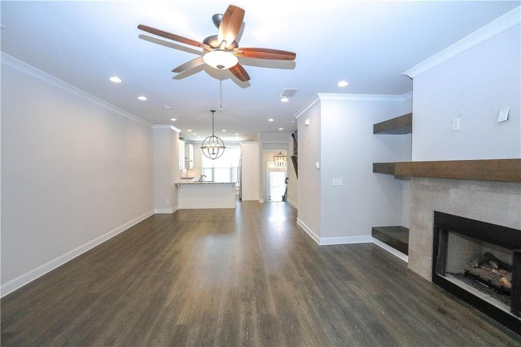 3 bedroom, 4 bathroom, 2,150 sq ft townhouse for sale at 2117 Parkside Glen View, Duluth, GA 30097 — photo 8