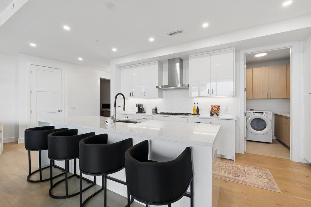 2 bedroom, 2 bathroom, 1,527 sq ft condominium for rent at 2425 Peachtree Road 607, Atlanta, GA 30305 for $7,900 a month — photo 9