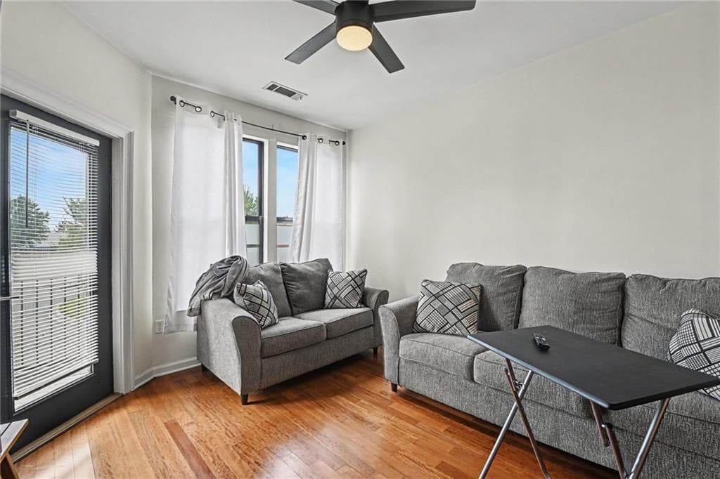 1 bedroom, 1 bathroom, 696 sq ft condominium for sale at 898 Oak Street 1220, Atlanta, GA 30310 — photo 7