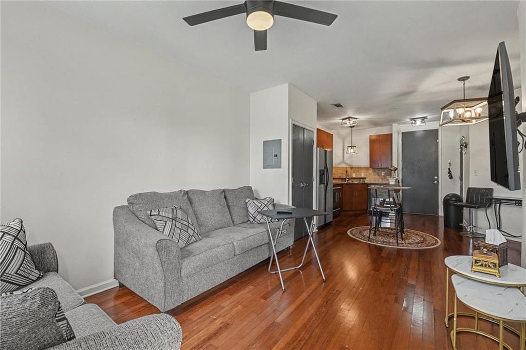 1 bedroom, 1 bathroom, 696 sq ft condominium for sale at 898 Oak Street 1220, Atlanta, GA 30310 — photo 8