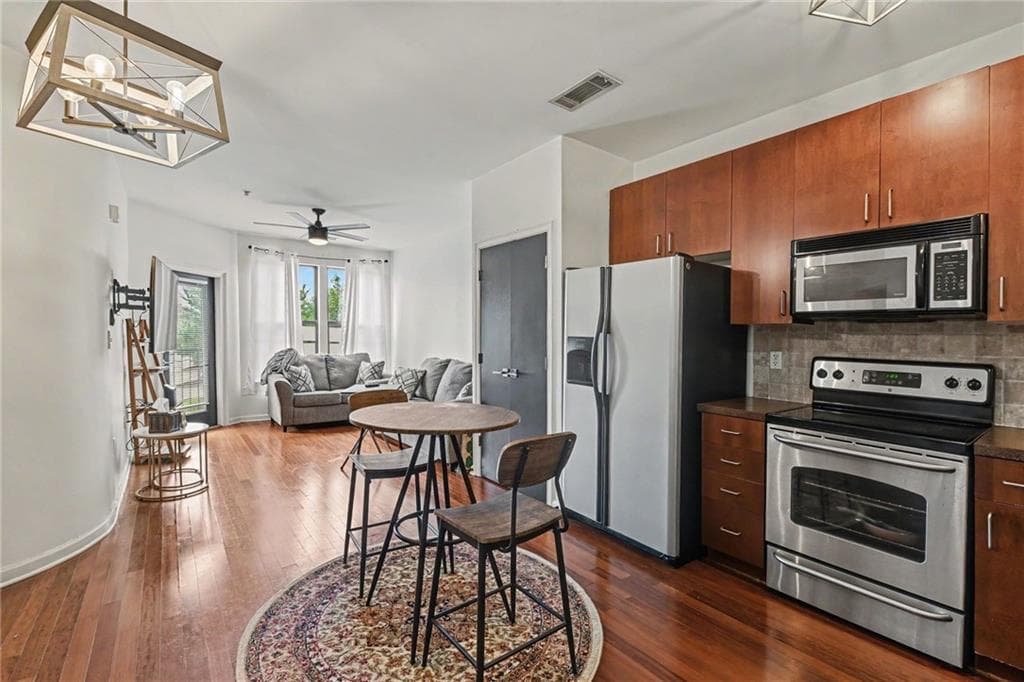1 bedroom, 1 bathroom, 696 sq ft condominium for sale at 898 Oak Street 1220, Atlanta, GA 30310 — photo 10