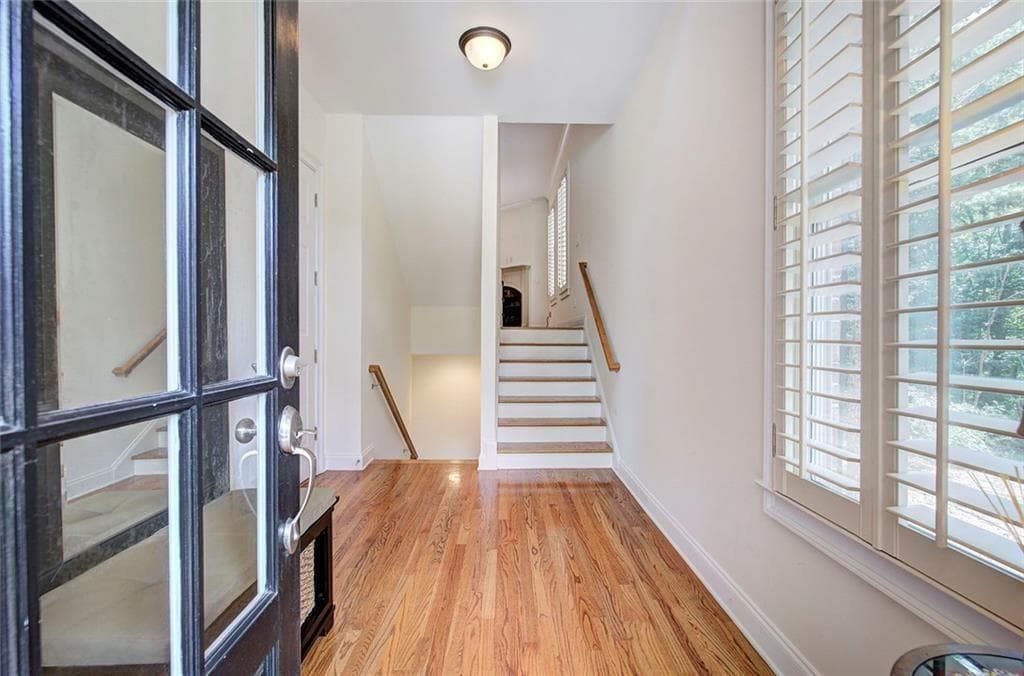 3 bedroom, 4 bathroom, 3,175 sq ft townhouse for sale at 5205 Waters Edge Trail, Roswell, GA 30075 — photo 5