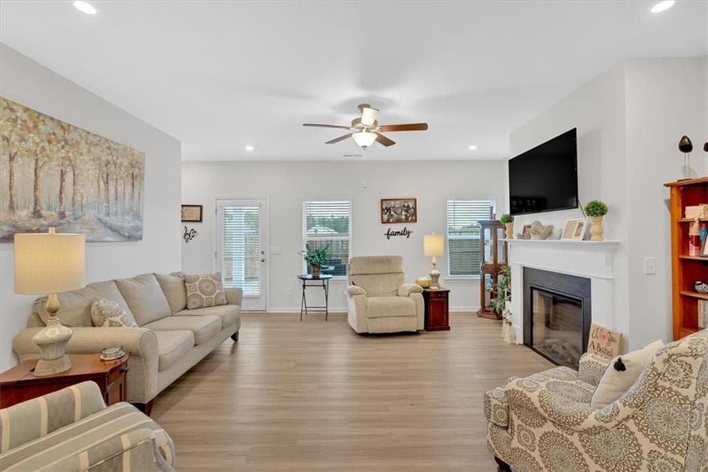 3 bedroom, 2 bathroom, 1,788 sq ft single family residence for sale at 3 Maycroft Court, Rome, GA 30161 — photo 3