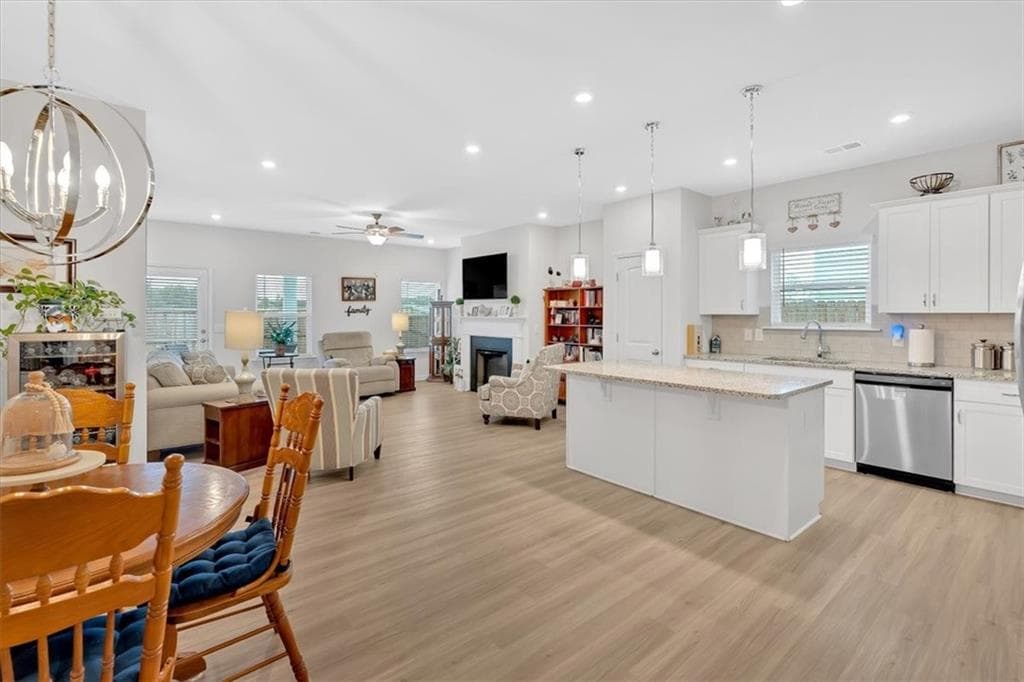 3 bedroom, 2 bathroom, 1,788 sq ft single family residence for sale at 3 Maycroft Court, Rome, GA 30161 — photo 9