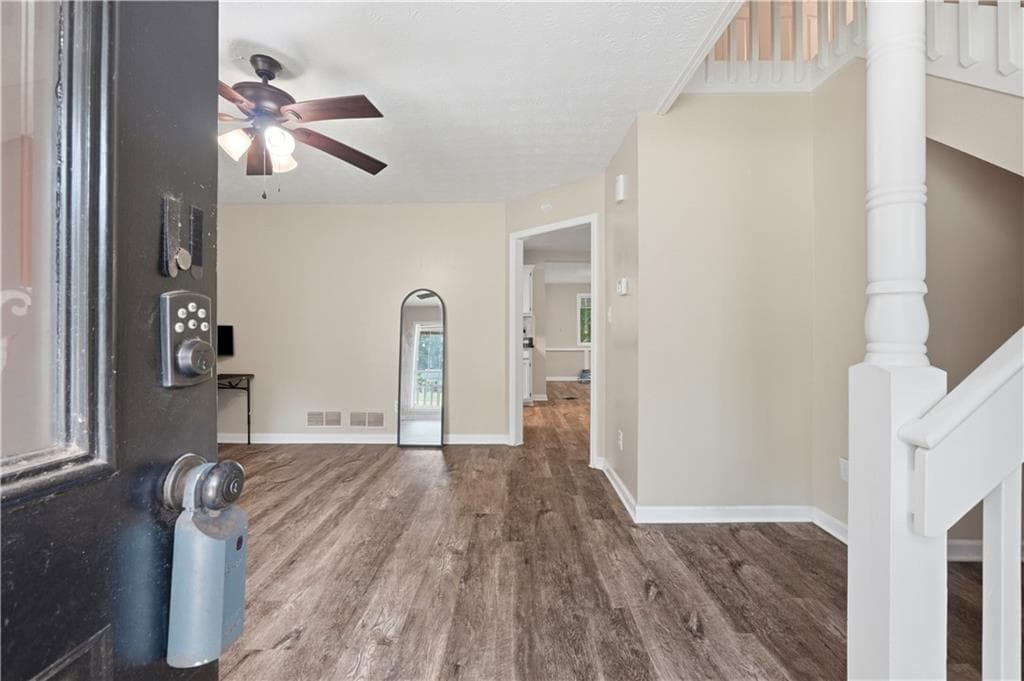 4 bedroom, 3 bathroom, 1,741 sq ft single family residence under contract at 135 Dunwick Lane, Mcdonough, GA 30253 — photo 2