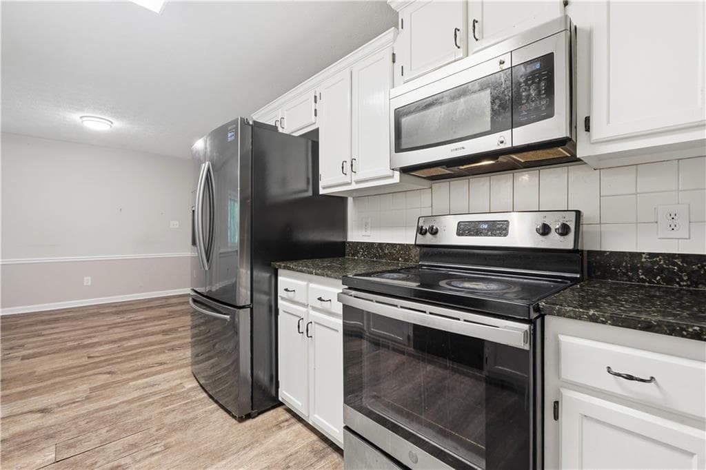 4 bedroom, 3 bathroom, 1,741 sq ft single family residence under contract at 135 Dunwick Lane, Mcdonough, GA 30253 — photo 8