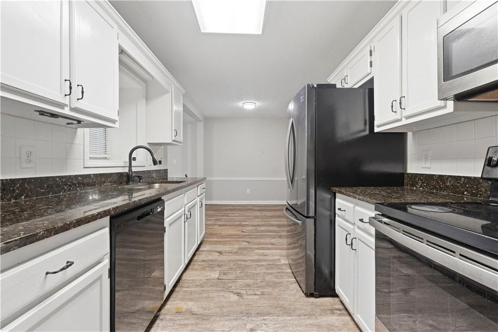 4 bedroom, 3 bathroom, 1,741 sq ft single family residence under contract at 135 Dunwick Lane, Mcdonough, GA 30253 — photo 9