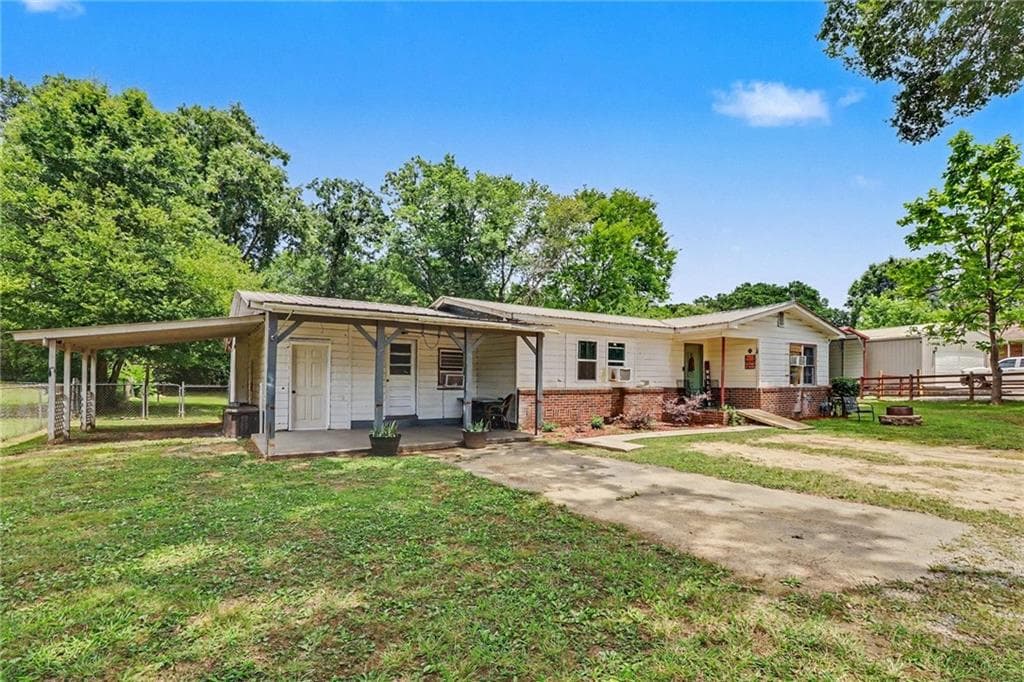 3 bedroom, 1 bathroom, 1,308 sq ft single family residence for sale at 381 River Bend Road, Plainville, GA 30733 — photo 2