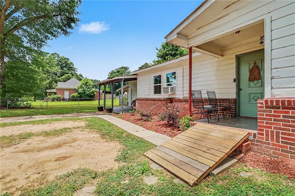 3 bedroom, 1 bathroom, 1,308 sq ft single family residence for sale at 381 River Bend Road, Plainville, GA 30733 — photo 5