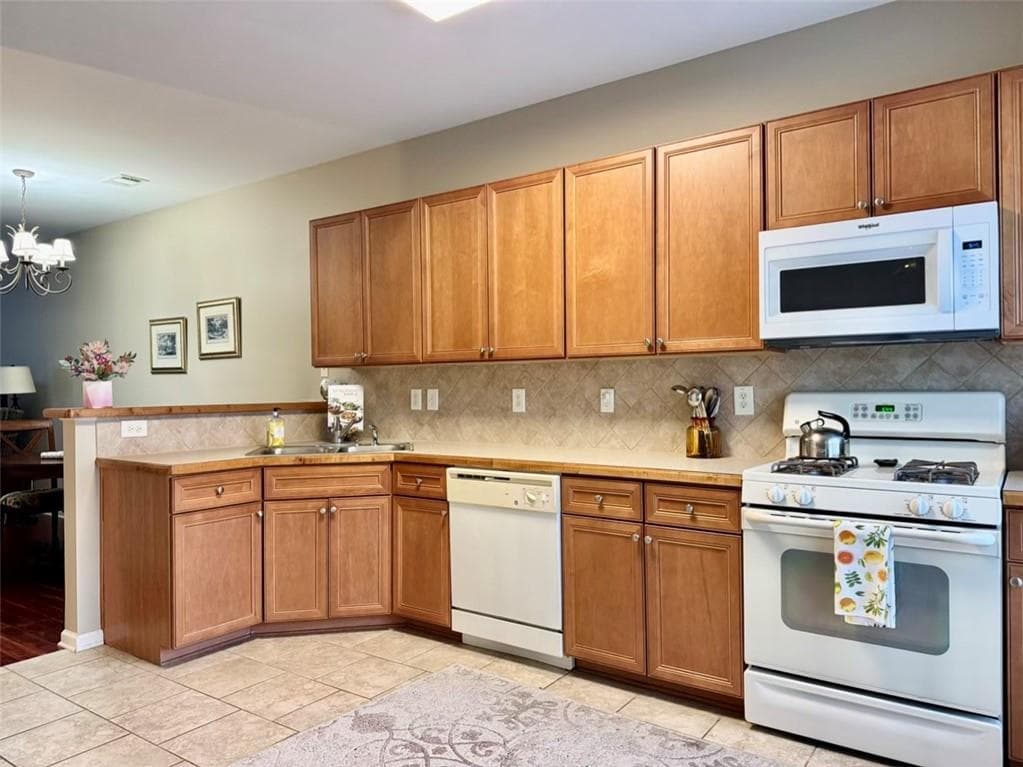 2 bedroom, 3 bathroom, 1,582 sq ft townhouse for sale at 2101 Dillard Crossing, Tucker, GA 30084 — photo 6