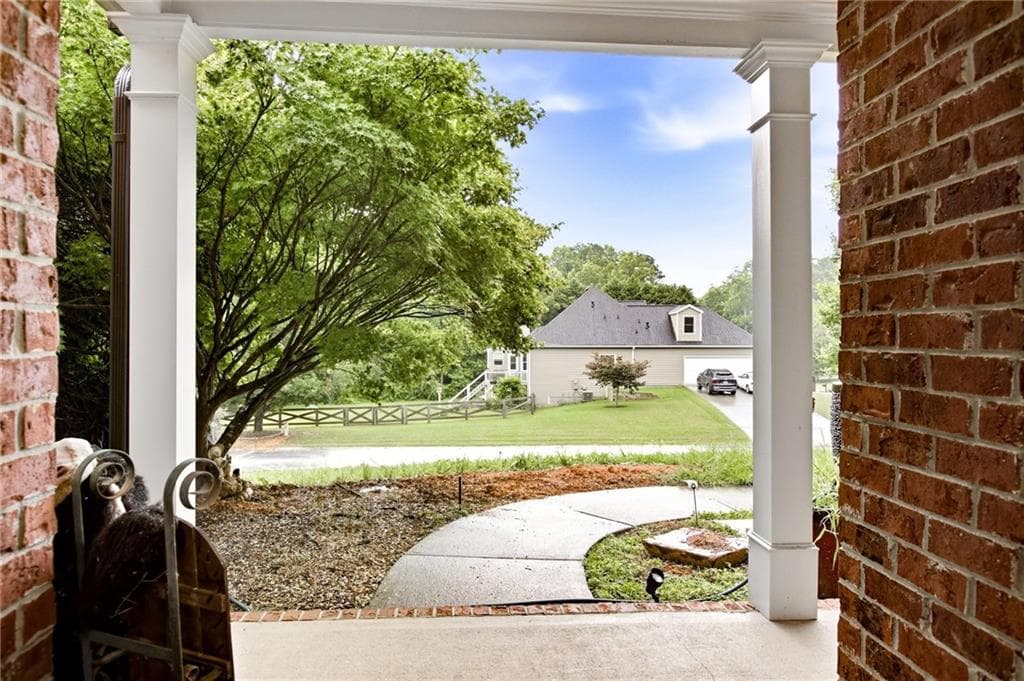 5 bedroom, 4 bathroom, 4,100 sq ft single family residence for sale at 123 Breckenridge Drive, Canton, GA 30115 — photo 7