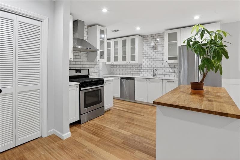 2 bedroom, 2 bathroom, 1,282 sq ft duplex for rent at 1929 Cooper Landing Drive, Smyrna, GA 30080 for $2,250 a month — photo 3
