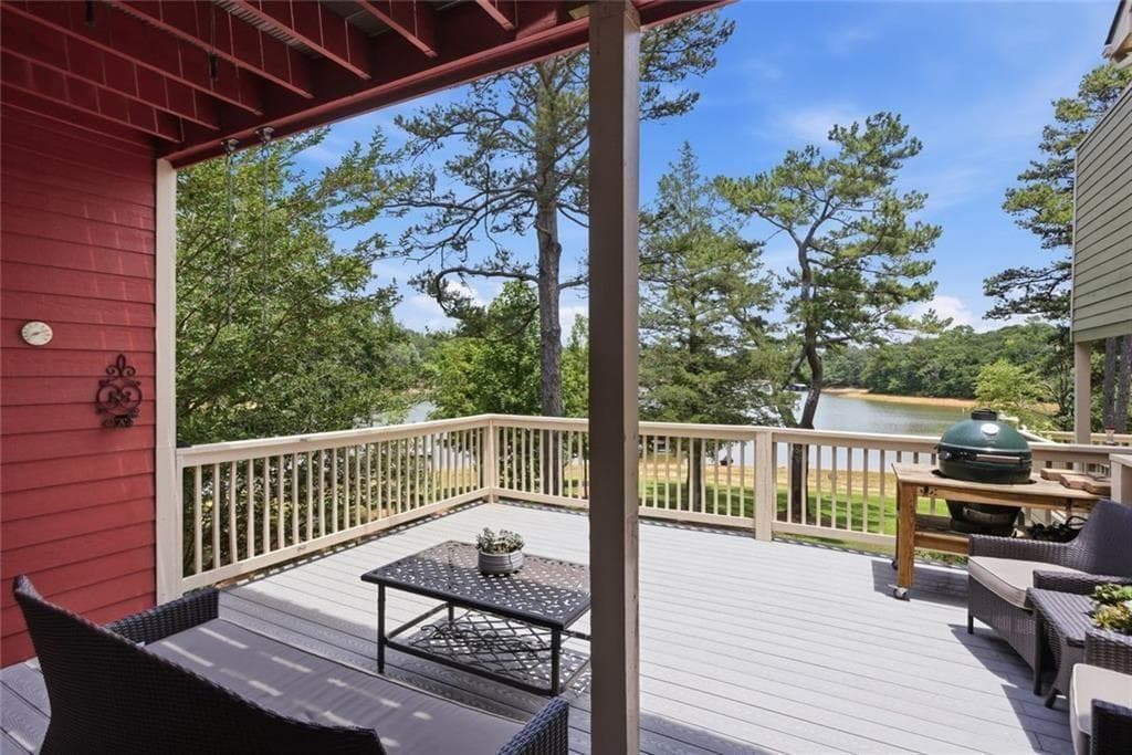 4 bedroom, 3 bathroom, 2,408 sq ft townhouse sold at 1226 Bowersville Highway 3, Hartwell, GA 30643