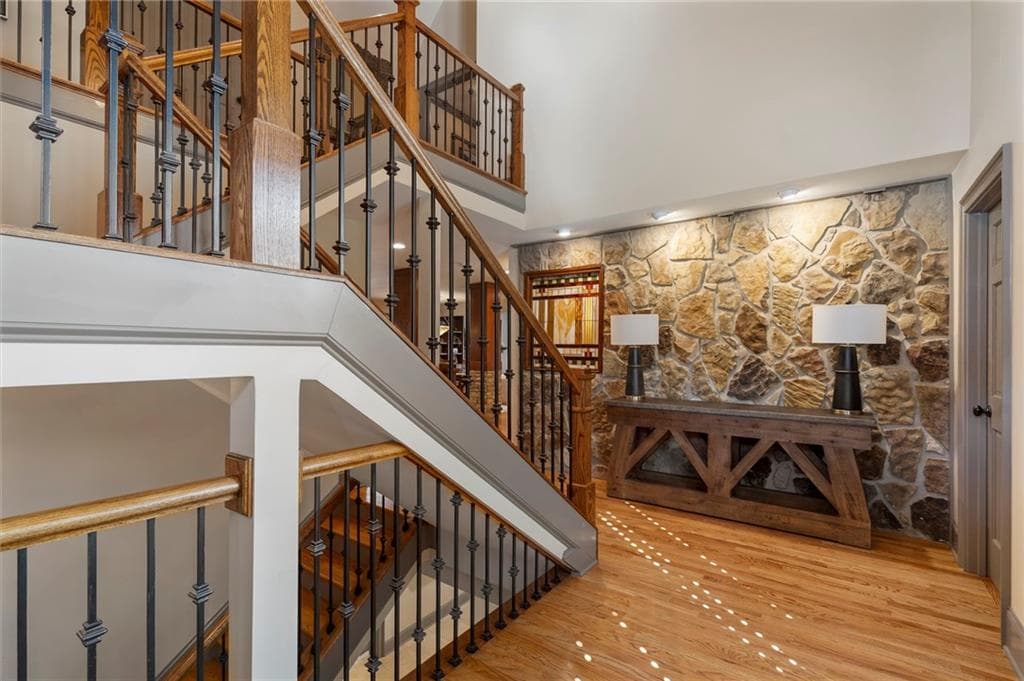 4 bedroom, 5 bathroom, 5,500 sq ft single family residence for sale at 6402 Lakeview Drive, Buford, GA 30518 — photo 6
