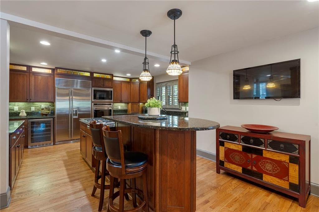 4 bedroom, 5 bathroom, 5,500 sq ft single family residence for sale at 6402 Lakeview Drive, Buford, GA 30518 — photo 9