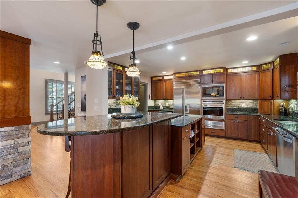 4 bedroom, 5 bathroom, 5,500 sq ft single family residence for sale at 6402 Lakeview Drive, Buford, GA 30518 — photo 10
