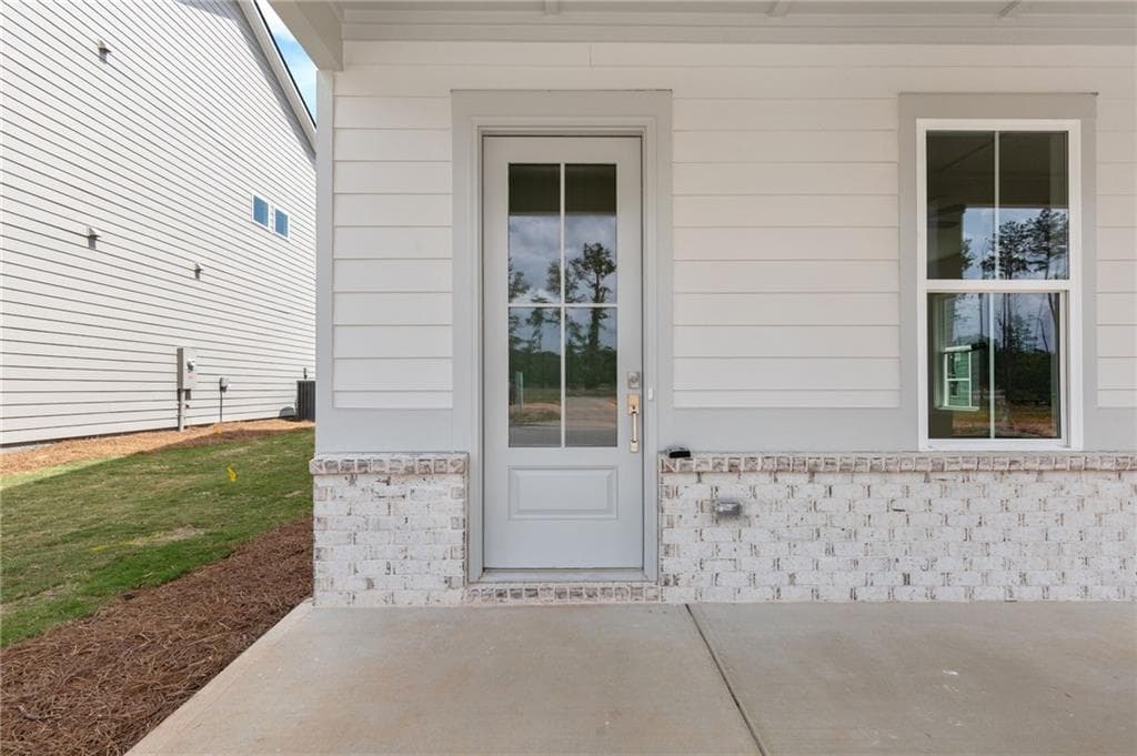 4 bedroom, 4 bathroom, 2,549 sq ft single family residence for sale at 376 Summerville Lane, Athens, GA 30606 — photo 3