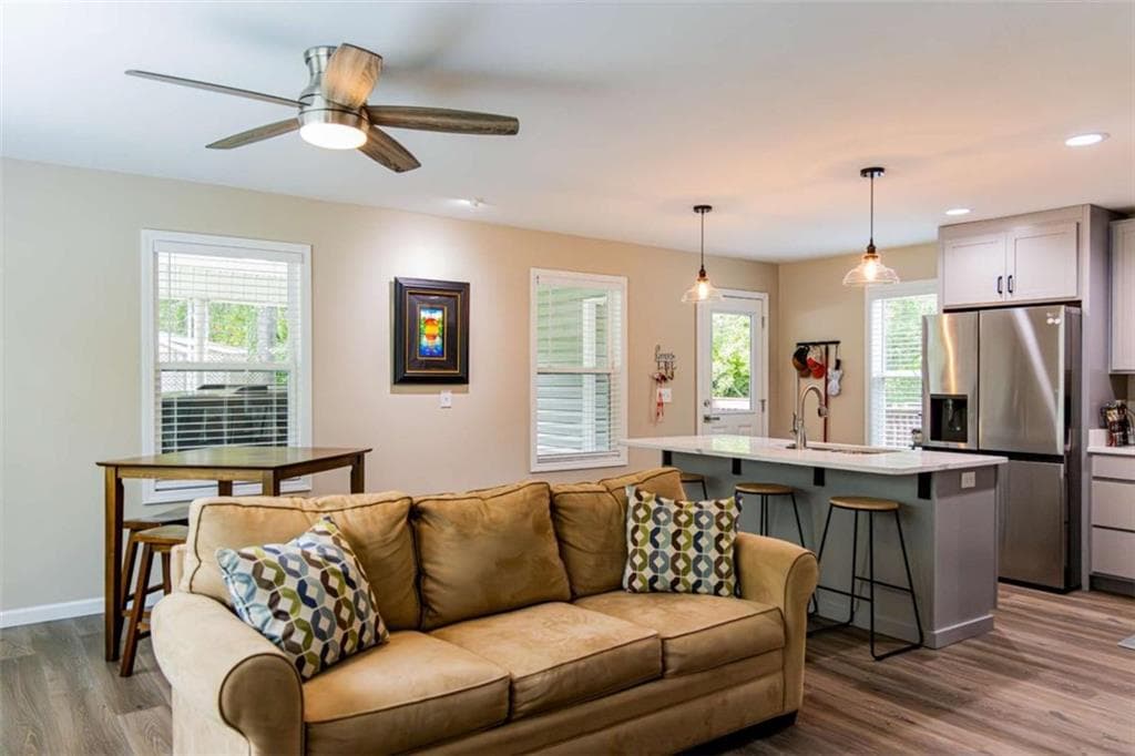 2 bedroom, 1 bathroom, 981 sq ft single family residence under contract at 803 Charlton Street, Rome, GA 30165 — photo 3