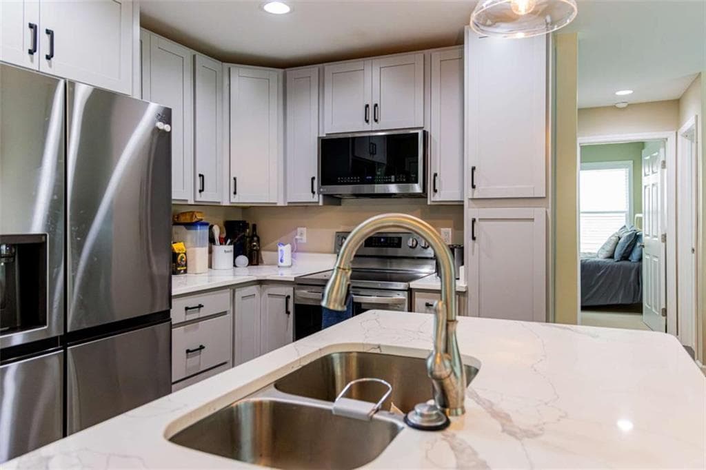 2 bedroom, 1 bathroom, 981 sq ft single family residence under contract at 803 Charlton Street, Rome, GA 30165 — photo 8