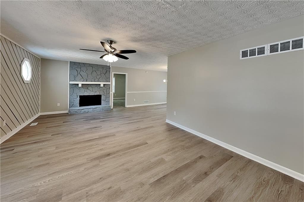 4 bedroom, 3 bathroom single family residence for rent at 1707 Hickory Grove Trail, Acworth, GA 30102 for $2,175 a month — photo 2