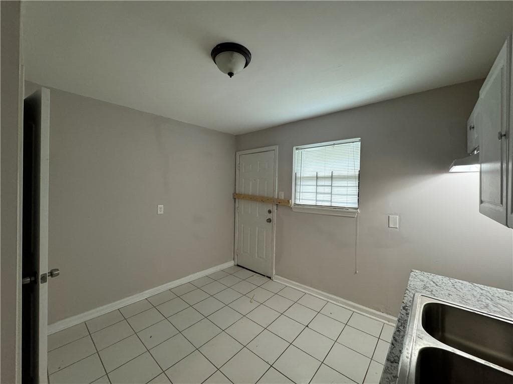 2 bedroom, 1 bathroom, 800 sq ft condominium for rent at 2430 Perry Boulevard, Atlanta, GA 30318 for $1,490 a month — photo 4