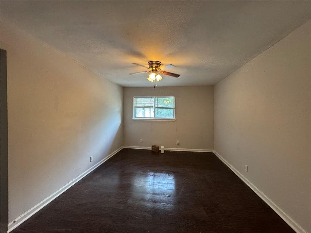 2 bedroom, 1 bathroom, 800 sq ft condominium for rent at 2430 Perry Boulevard, Atlanta, GA 30318 for $1,490 a month — photo 5