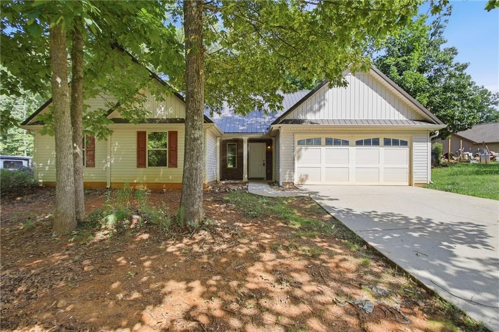 3 bedroom, 2 bathroom, 1,319 sq ft single family residence for sale at 70 Baskin Road, Temple, GA 30179