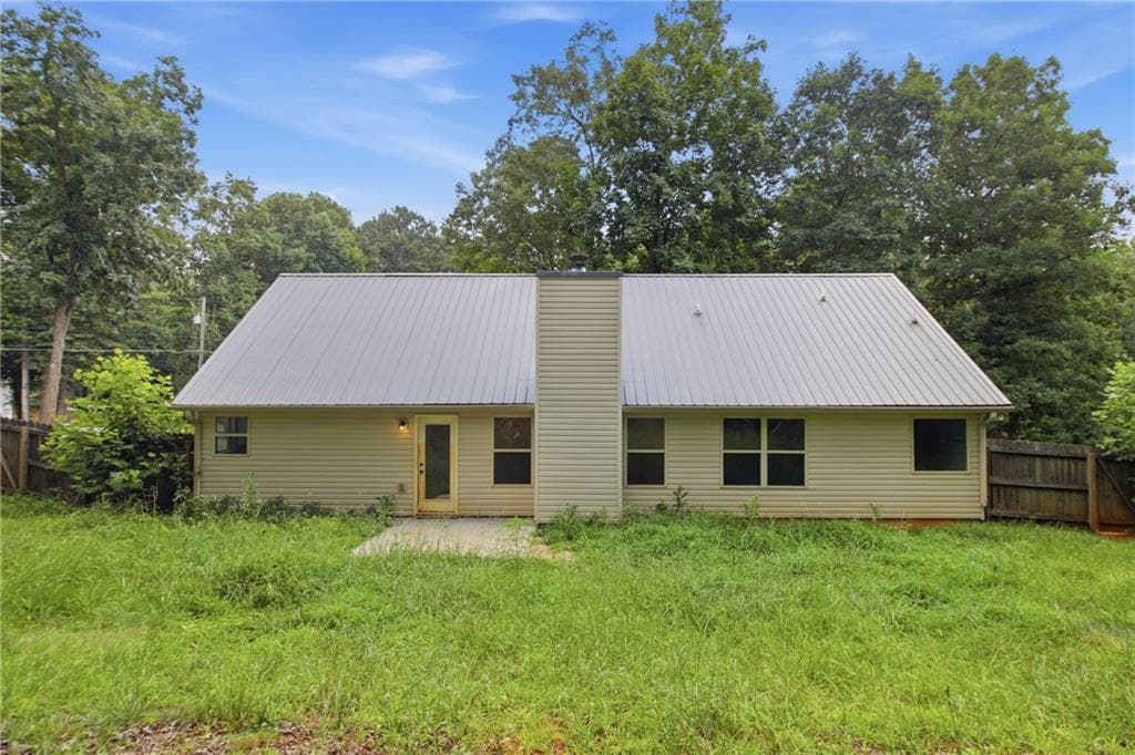 3 bedroom, 2 bathroom, 1,319 sq ft single family residence for sale at 70 Baskin Road, Temple, GA 30179 — photo 5