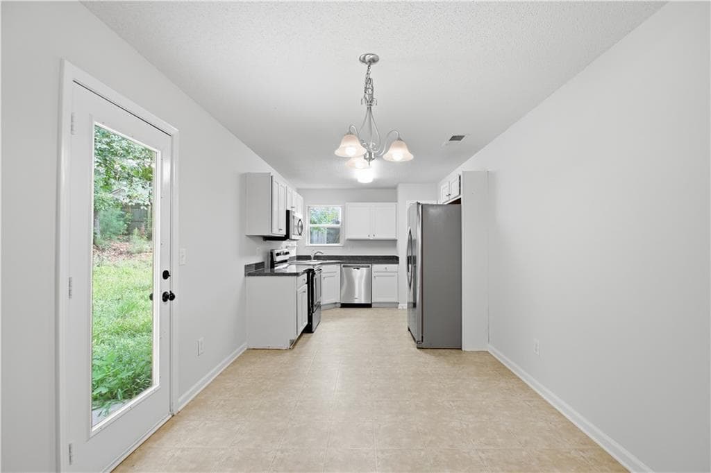 3 bedroom, 2 bathroom, 1,319 sq ft single family residence for sale at 70 Baskin Road, Temple, GA 30179 — photo 7