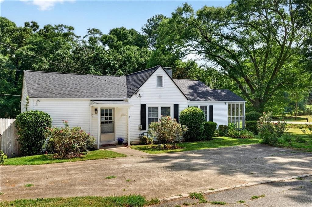 3 bedroom, 2 bathroom, 1,533 sq ft single family residence under contract at 2 Highway 162, Covington, GA 30016