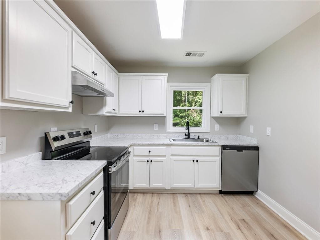 3 bedroom, 1 bathroom single family residence for rent at 2862 Argyle Drive, Atlanta, GA 30318 for $1,550 a month — photo 5