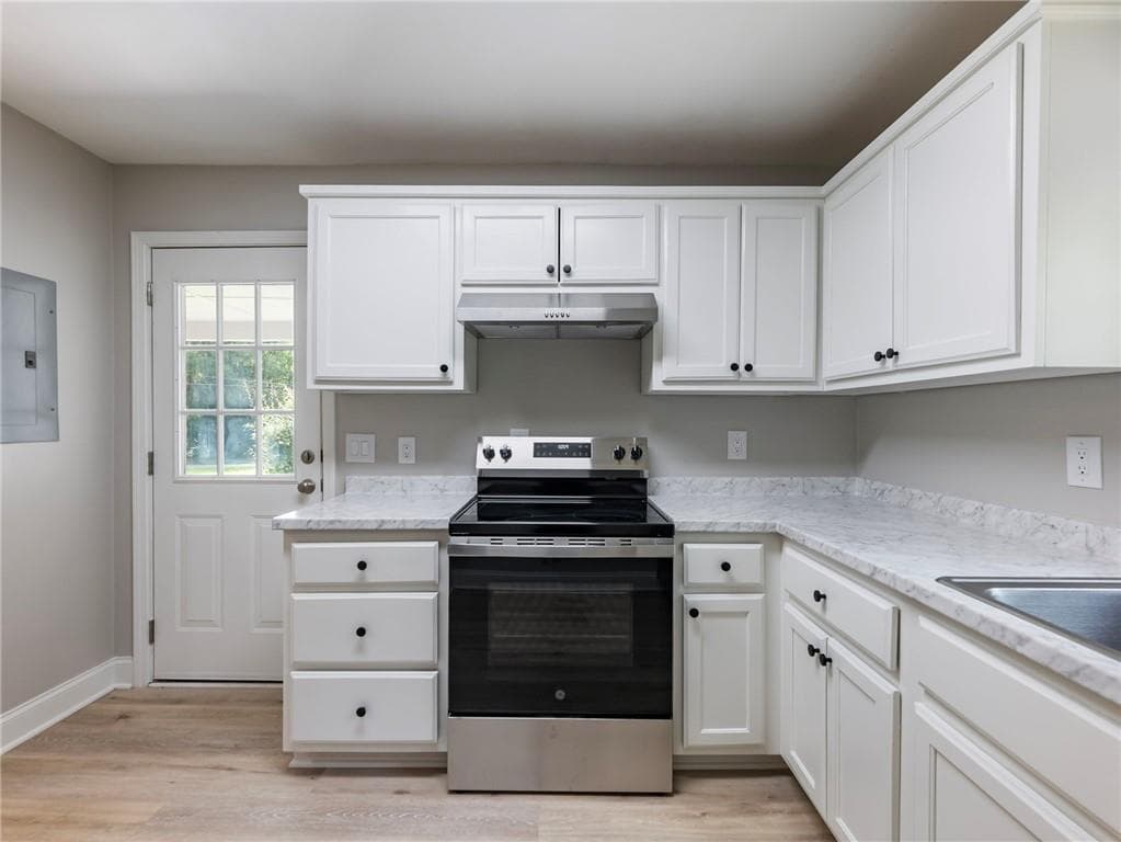 3 bedroom, 1 bathroom single family residence for rent at 2862 Argyle Drive, Atlanta, GA 30318 for $1,550 a month — photo 7