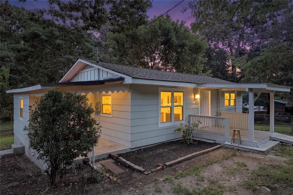 2 bedroom, 1 bathroom, 931 sq ft single family residence for sale at 6140 Nichols Drive, Union City, GA 30291 — photo 3