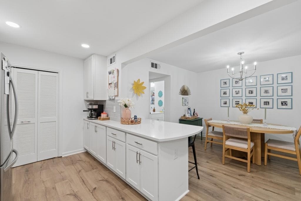 2 bedroom, 3 bathroom, 1,382 sq ft condominium for sale at 140 Amherst Place, Atlanta, GA 30327 — photo 9