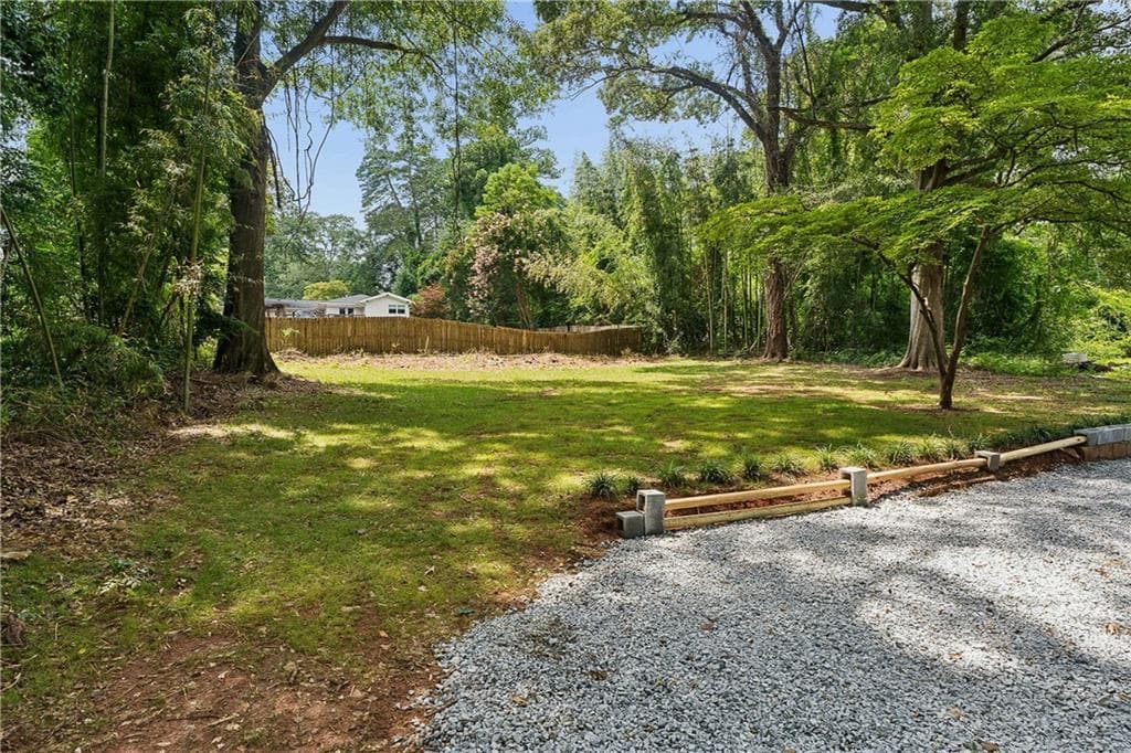 4 bedroom, 3 bathroom, 2,773 sq ft single family residence for sale at 401 Ashburton Avenue, Atlanta, GA 30317 — photo 4