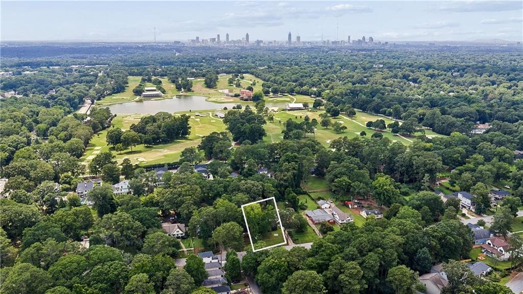 4 bedroom, 3 bathroom, 2,773 sq ft single family residence for sale at 401 Ashburton Avenue, Atlanta, GA 30317 — photo 3