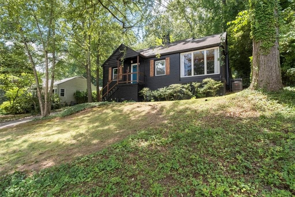 3 bedroom, 2 bathroom, 1,596 sq ft single family residence for sale at 2597 Elsinore Street, East Point, GA 30344 — photo 3