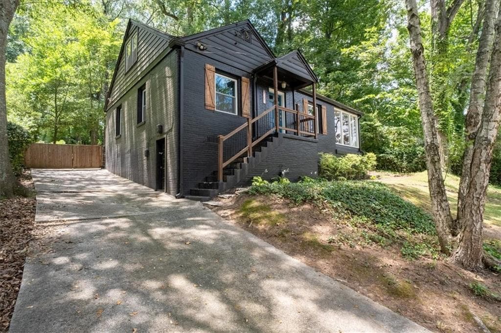 3 bedroom, 2 bathroom, 1,596 sq ft single family residence for sale at 2597 Elsinore Street, East Point, GA 30344 — photo 4