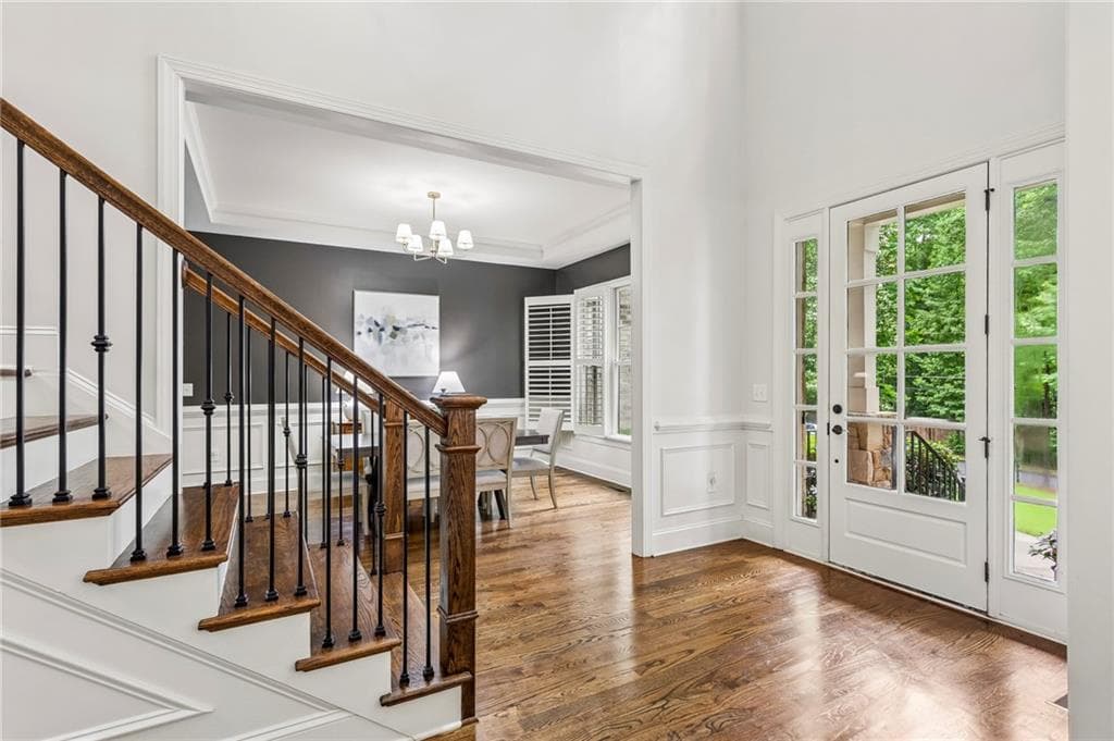 6 bedroom, 5 bathroom, 6,003 sq ft single family residence under contract at 4311 Oak Forest Way, Atlanta, GA 30319 — photo 7