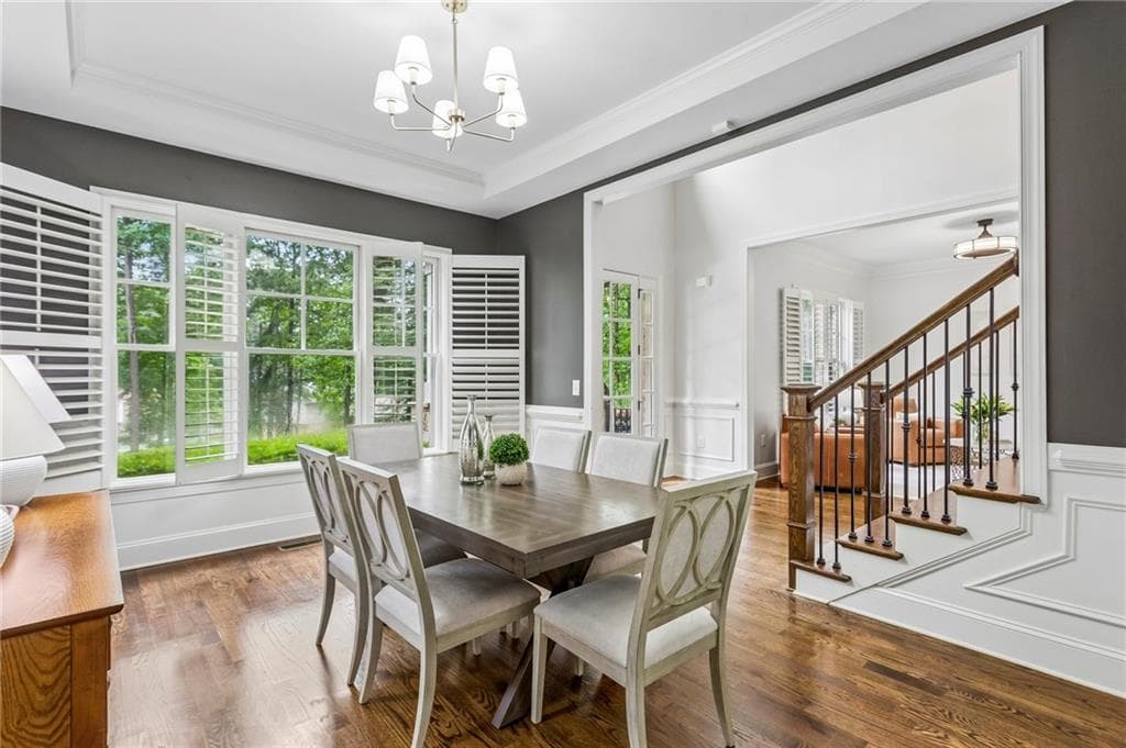 6 bedroom, 5 bathroom, 6,003 sq ft single family residence under contract at 4311 Oak Forest Way, Atlanta, GA 30319 — photo 8