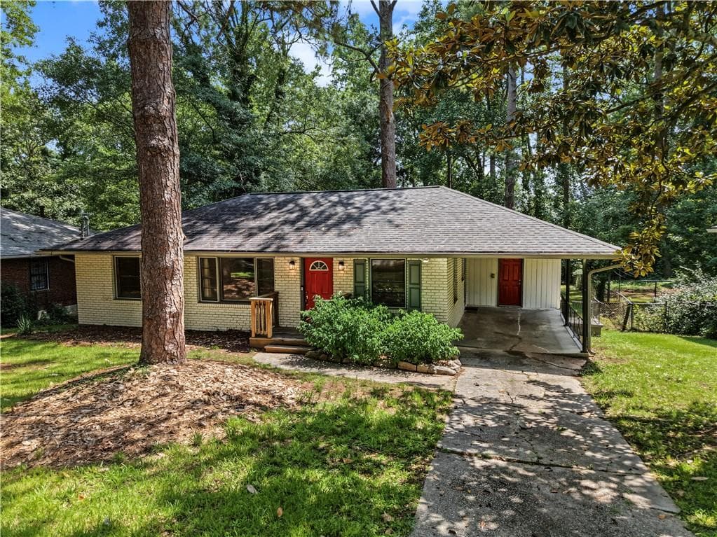 3 bedroom, 2 bathroom, 1,120 sq ft single family residence for sale at 2462 Macon Drive, Atlanta, GA 30315 — photo 4