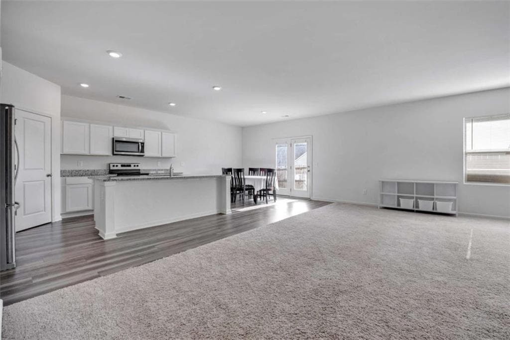 5 bedroom, 5 bathroom, 3,200 sq ft single family residence for sale at 7312 Cranleigh Street, Covington, GA 30014 — photo 3