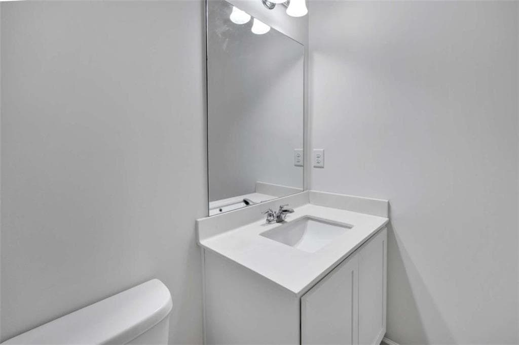 5 bedroom, 5 bathroom, 3,200 sq ft single family residence for sale at 7312 Cranleigh Street, Covington, GA 30014 — photo 4