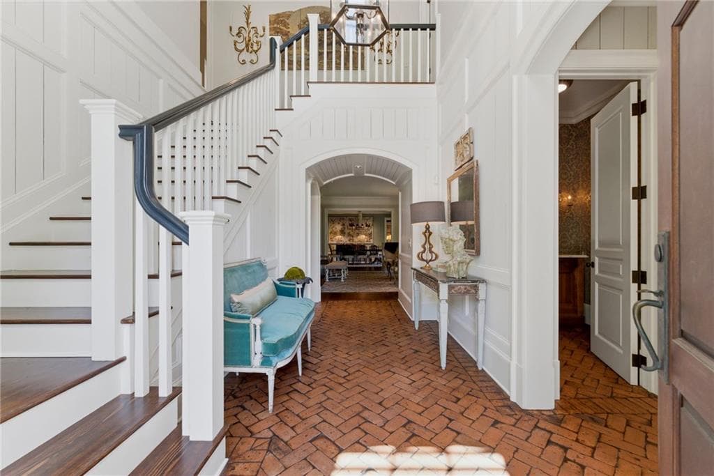 6 bedroom, 9 bathroom, 10,357 sq ft single family residence for sale at 3275 Laramie Drive, Atlanta, GA 30339 — photo 4