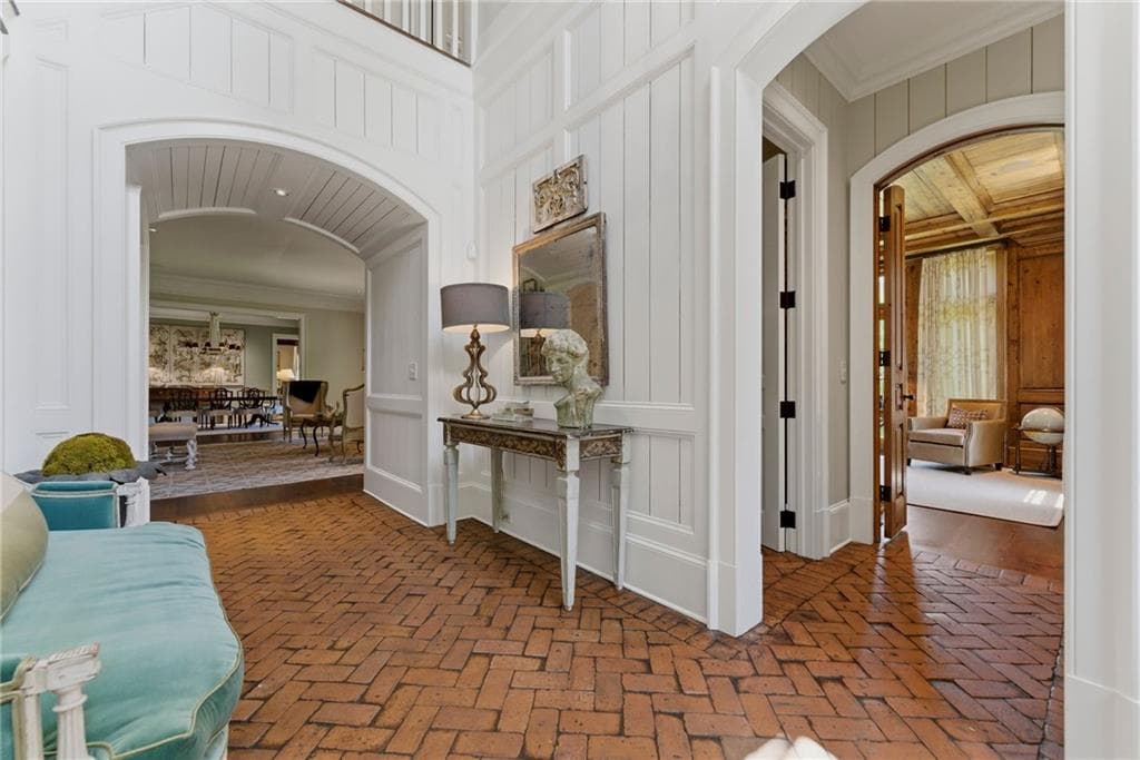 6 bedroom, 9 bathroom, 10,357 sq ft single family residence for sale at 3275 Laramie Drive, Atlanta, GA 30339 — photo 5