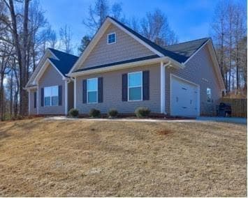 3 bedroom, 2 bathroom, 1,530 sq ft single family residence for rent at 3531 Silver Wood Walk, Gainesville, GA 30507 for $2,100 a month — photo 3