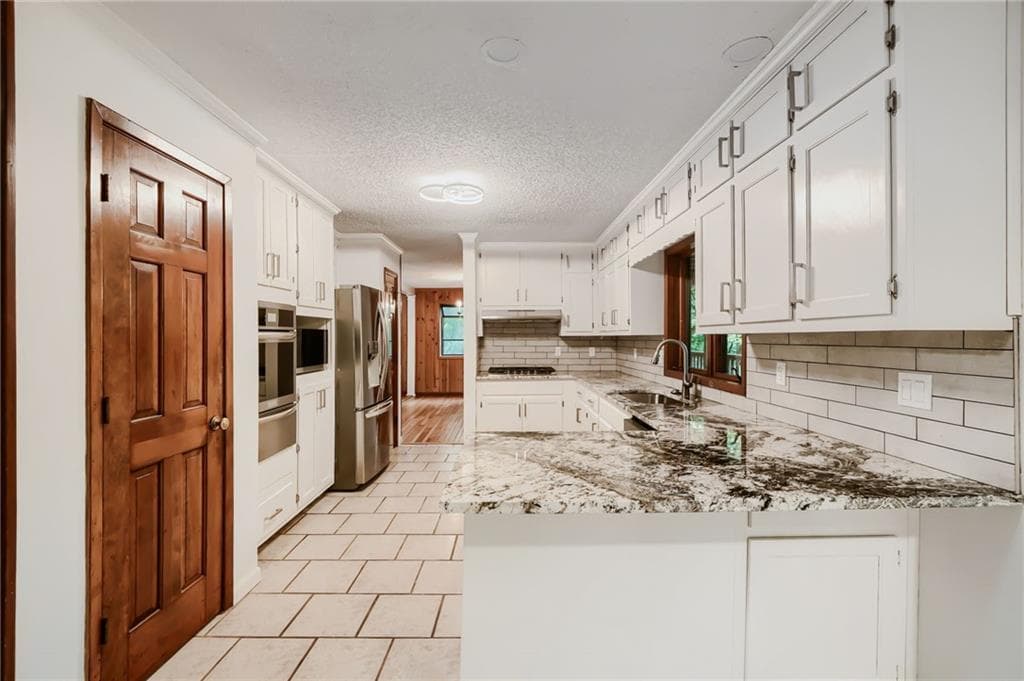 5 bedroom, 4 bathroom, 4,067 sq ft single family residence for rent at 570 Idlewood Drive, Atlanta, GA 30327 for $4,975 a month — photo 7